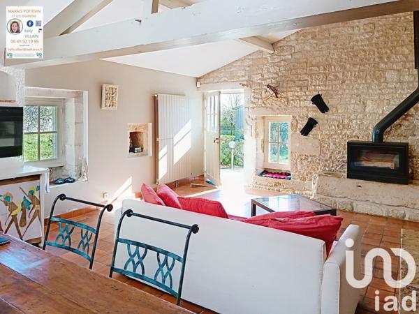 Maison rustique 5 pièces de 206 m² à Coulon (79510)