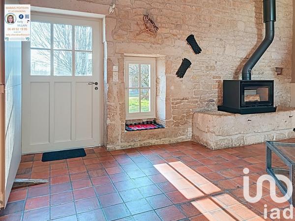 Maison rustique 5 pièces de 206 m² à Coulon (79510)