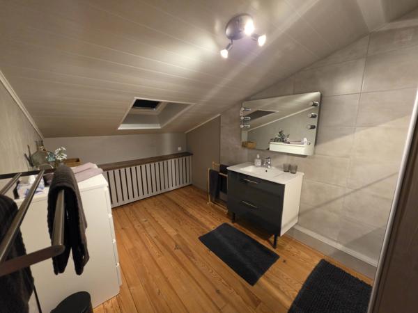 Propriété en pierre avec maison d'amis, piscine, dépendance et 1 hectare de terrain proche de Montaigu-de-Quercy (Tarn-et-Garonne)