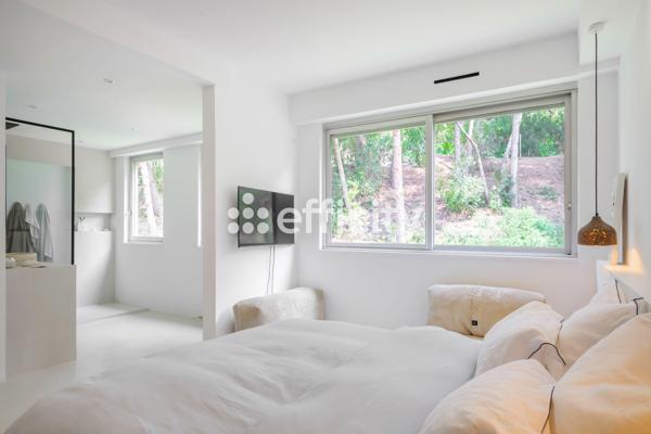 Appartement
         2 pièces
        - 70 m² Bien prestige 459 000 € *