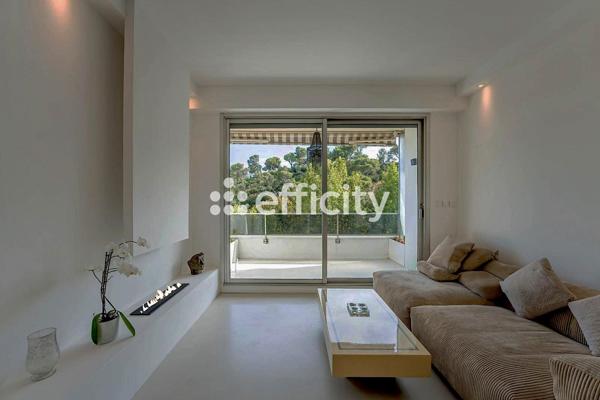 Appartement
         2 pièces
        - 70 m² Bien prestige 459 000 € *