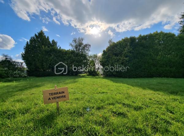** EXCLUSIVITÉ ** RARE sur le secteur !
Venez découvrir SANS TARDER ce vaste terrain de 901 m², situé à NANGIS, commune avec commerces, commodités, école ( de la maternelle au lycée) et gare SNCF (ligne P) sur place.

Terrain plat constructible, non viabilisé, LIBRE CONSTRUCTEUR et non soumis BÂTIMENT de FRANCE !

 Vous rêvez d'espace et de praticité ? Ce superbe terrain est l'endroit parfait pour donner vie à vos projets ! Alors n'attendez plus et contactez-nous !!!

N'hésitez pas à contacter Julien & Cindy Luciani pour plus de renseignements au 06 52 63 33 63.