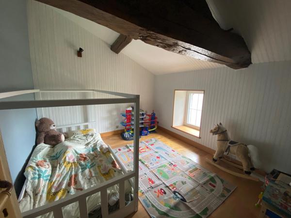 Fermette restaurée avec nombreuses dépendances à 10mns de Thouars