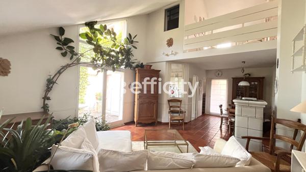 Maison
         6 pièces
        - 108 m² Exclusivité 300 000 € *