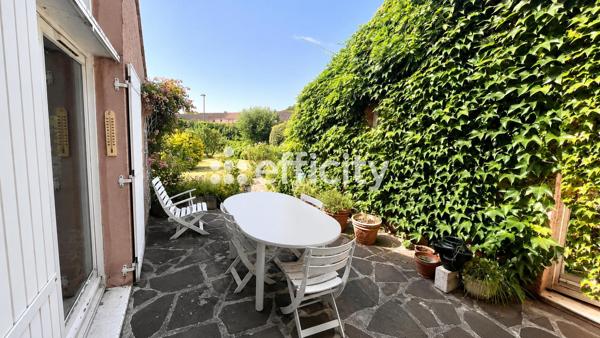 Maison
         6 pièces
        - 108 m² Exclusivité 300 000 € *