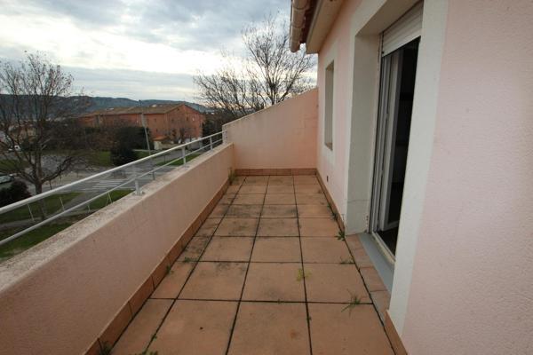 APPARTEMENT T2 DANS RESIDENCE SECURISEE - PARKING