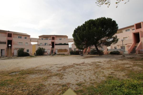 APPARTEMENT T2 DANS RESIDENCE SECURISEE - PARKING