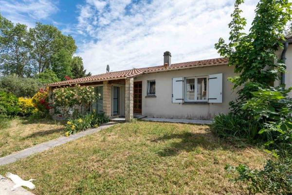 Maison à louer 800 € CC Jonzac 3 p 92 m² DPE D