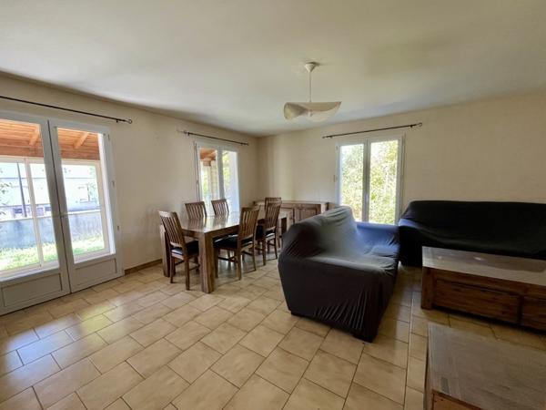 Maison à louer 800 € CC Jonzac 3 p 92 m² DPE D