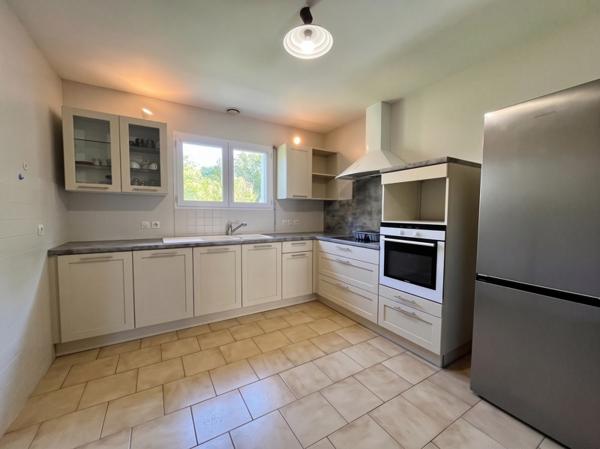 Maison à louer 800 € CC Jonzac 3 p 92 m² DPE D