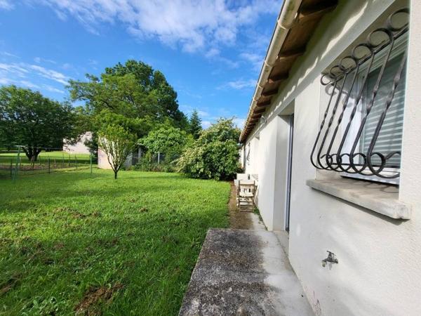 Maison à louer 800 € CC Jonzac 3 p 92 m² DPE D