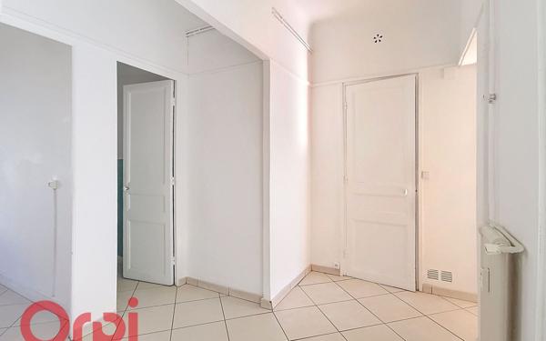 Appartement à vendre    2 pièces •  Toulon