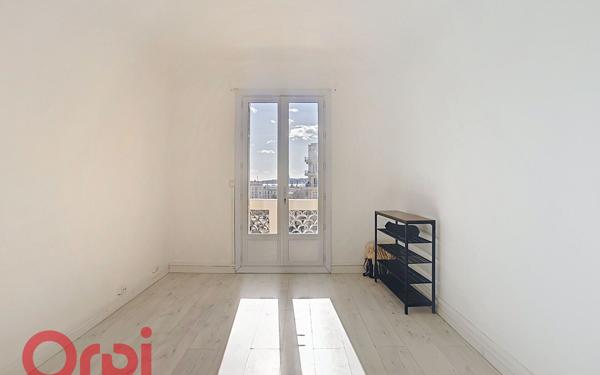 Appartement à vendre    2 pièces •  Toulon