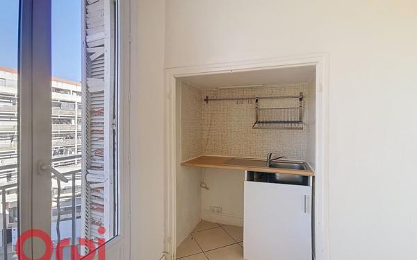 Appartement à vendre    2 pièces •  Toulon