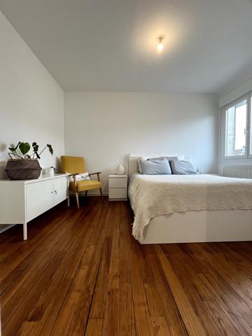 MAISON JUMELÉE RÉNOVÉE DE 75 M2 AVEC TERRASSE GARAGE JARDIN CABANON ET 2 EMPLACEMENTS VOITURES