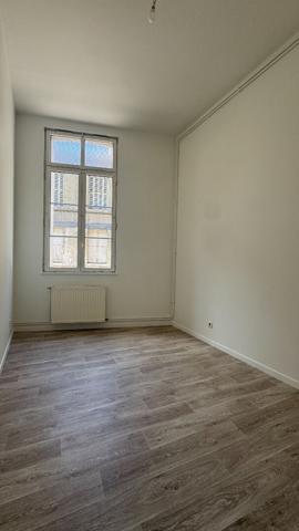 A louer - Grand appartement T4 de 91m² à Elbeuf - Disponible immédiatement