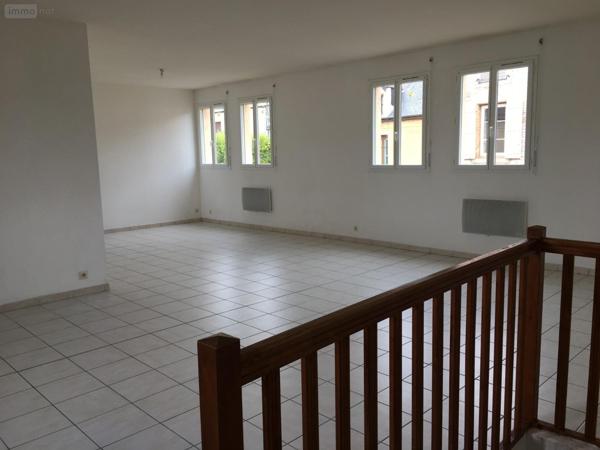Appartement à louer à Cormatin en Saône-et-Loire (71460), ref : l800218849   
Centre-ville