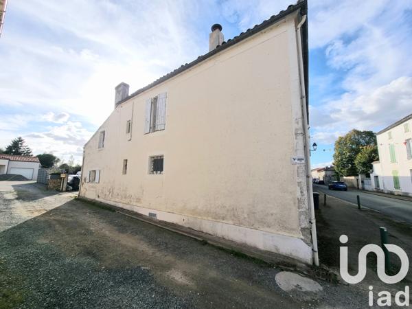 Maison à vendre 10 pièces 223 m² Sainte-Hermine