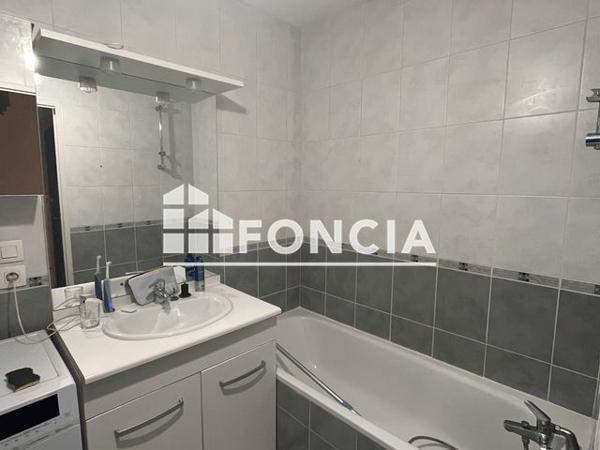 Location Appartement 3 pièces 64.13 m² - 30 AVENUE DE LA GARE Evian Les Bains 74500