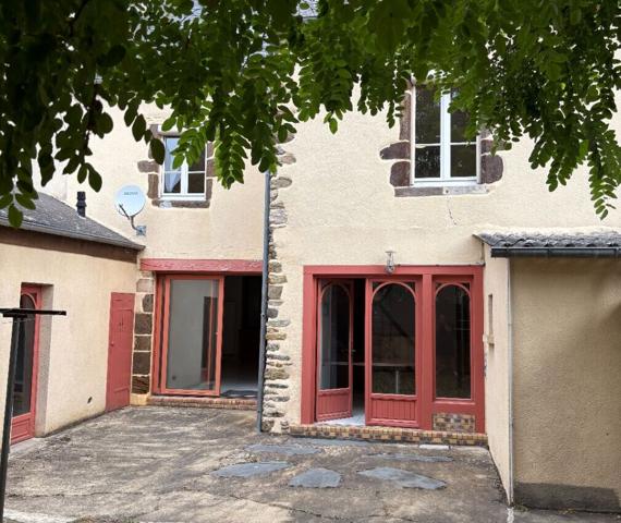 Maison de 133 m² à Sillé-le-Guillaume - 4 chambres, jardin et garage