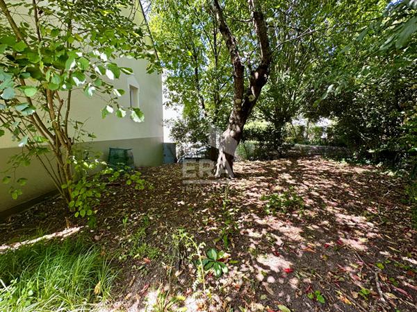 Maison Tours Montjoyeux 5 pièce(s) avec jardin et garage