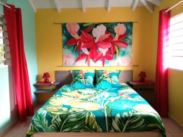 Dpt Guadeloupe (971), à vendre SAINTE ANNE propriete P12 de 249,52 m² - Terrain de 911,00 m²