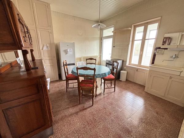 EN VENTE - FOURCHAMBAULT - Maison 3 chambres et bureaux terrain