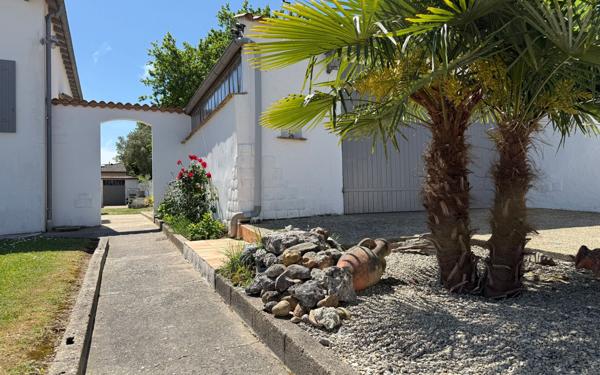 Maison à vendre    7 pièces •  Saint-Palais-sur-Mer
