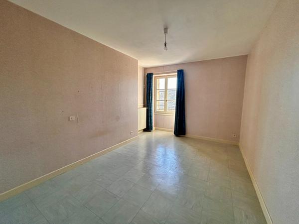 Propriété composée de 2 maisons d'habitation et multiples dépendances