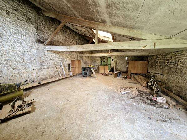 Propriété composée de 2 maisons d'habitation et multiples dépendances