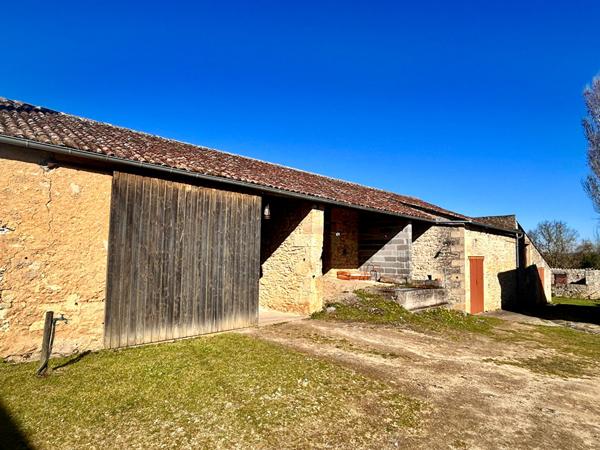 Propriété composée de 2 maisons d'habitation et multiples dépendances