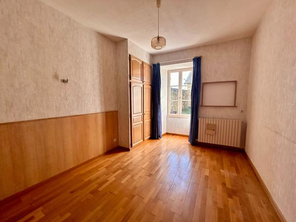 Propriété composée de 2 maisons d'habitation et multiples dépendances