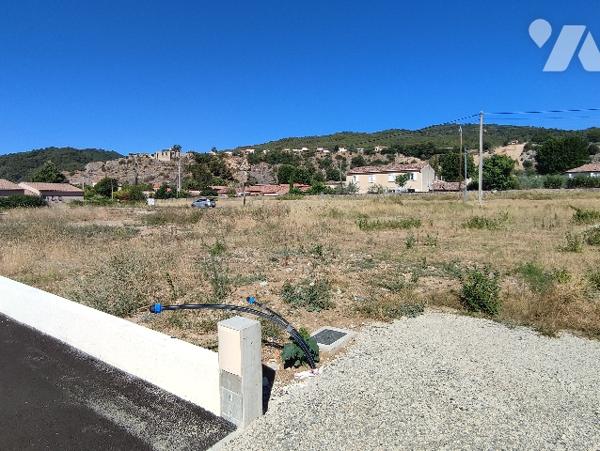 Terrain constructible 909 m²