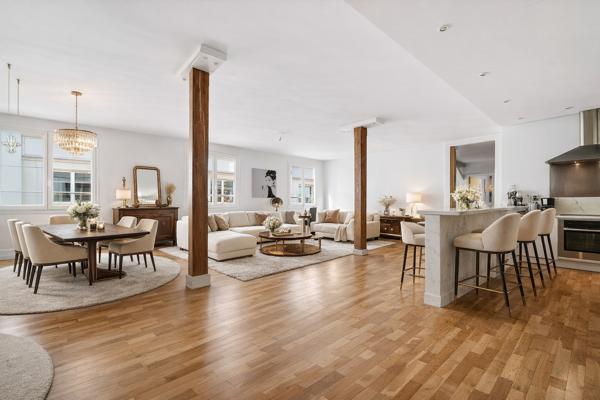 Appartement 7 pièces 210.31 m2