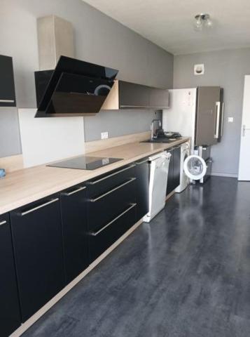 TRES BEL APPARTEMENT SUR CAUDERAN