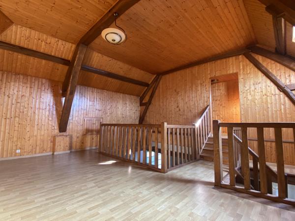 Nogent-le-Roi (28210) Maison 6 Pièces en centre ville avec garage et jardin