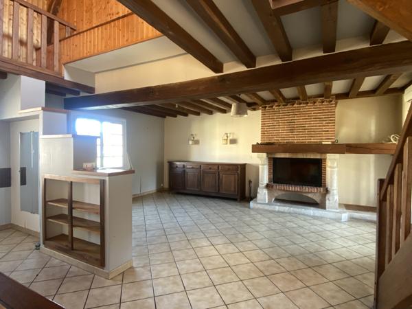 Nogent-le-Roi (28210) Maison 6 Pièces en centre ville avec garage et jardin