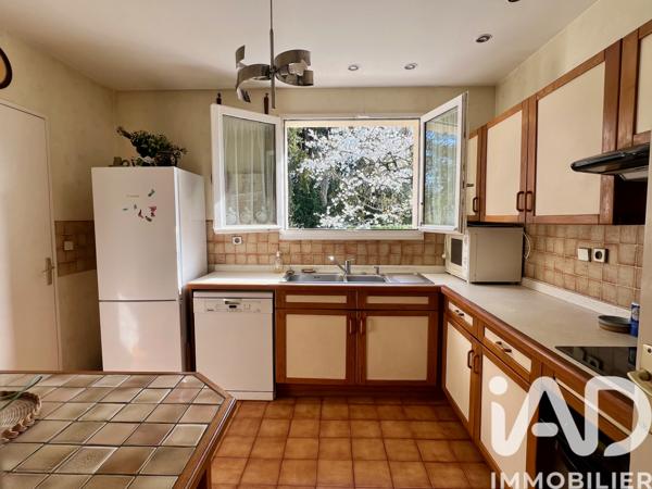 Maison à vendre 7 pièces 160 m² Le Mesnil-le-Roi