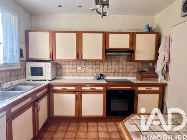 Maison à vendre 7 pièces 160 m² Le Mesnil-le-Roi