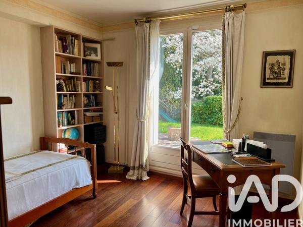 Maison à vendre 7 pièces 160 m² Le Mesnil-le-Roi