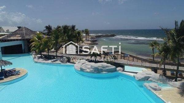 Un havre de paix entre élégance tropicale, confort moderne et vue sur Marie Galante.