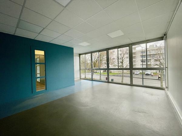 Bureaux 192 m2- Rennes- Cité Judiciaire, proche de la ligne du métro B - La Mabilais,
