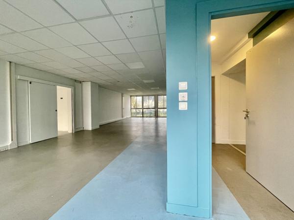 Bureaux 192 m2- Rennes- Cité Judiciaire, proche de la ligne du métro B - La Mabilais,
