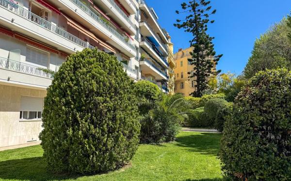Appartement à vendre    2 pièces • 59,75 m2 Nice