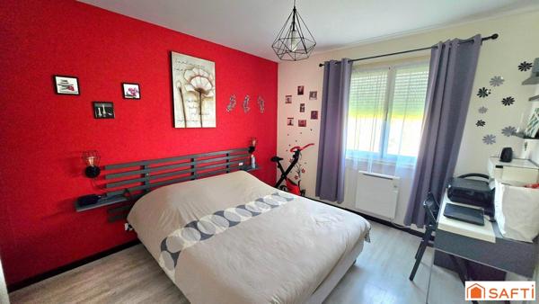 Maison sur deux niveaux entièrement restaurée 80 m² avec jardin au calme