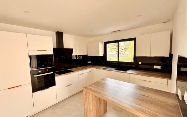 Maison à vendre    4 pièces •  Rodilhan