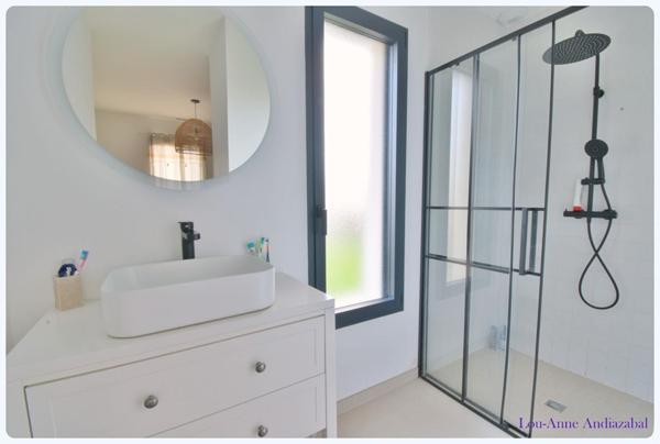 VILLA RECENTE - PLAIN-PIED - 160 M²