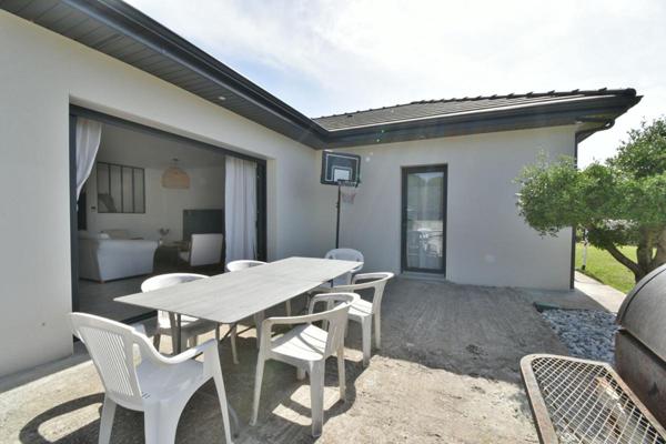 VILLA RECENTE - PLAIN-PIED - 160 M²