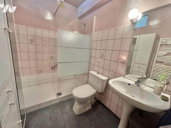 Commerce et appartement au dessus