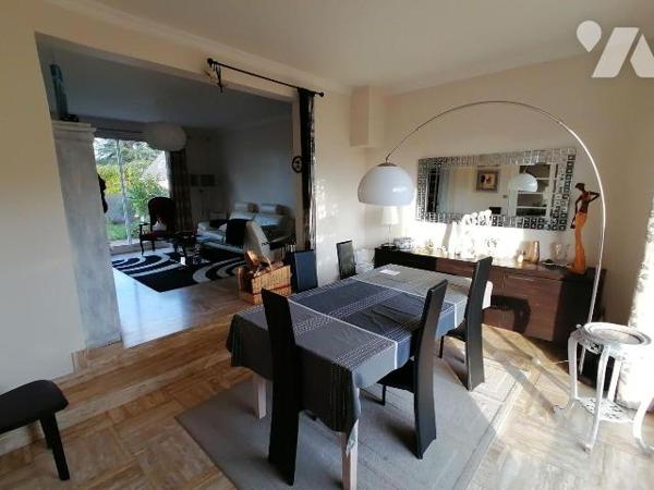 NOUVEAUTE TRENTE CINQ NOTAIRES !! Sur la commune de CHARTRES DE BRETAGNE, proche du centre-vill...